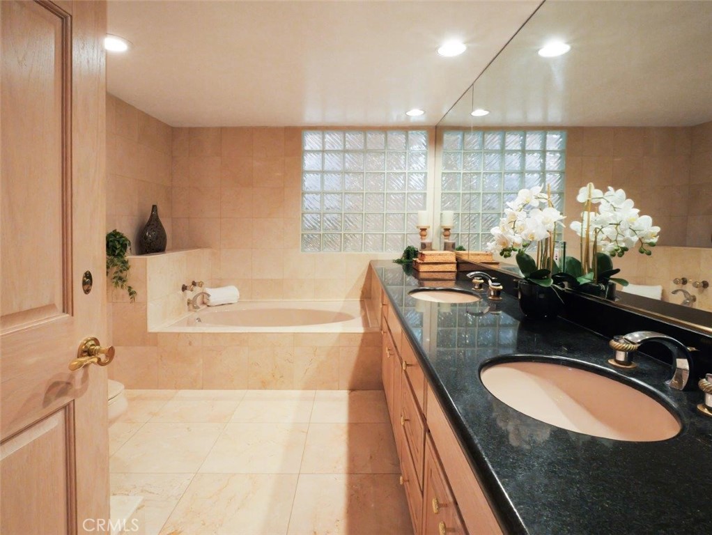 14 Georgeff Property Photo 31
