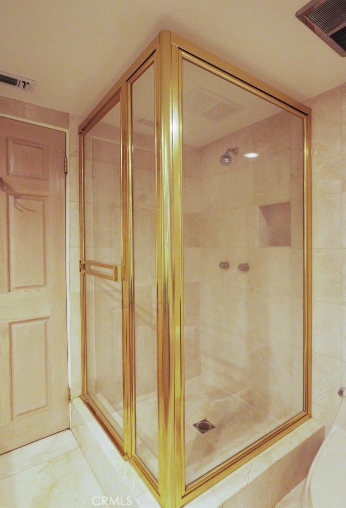 14 Georgeff Property Photo 32