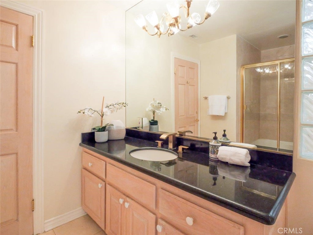 14 Georgeff Property Photo 38