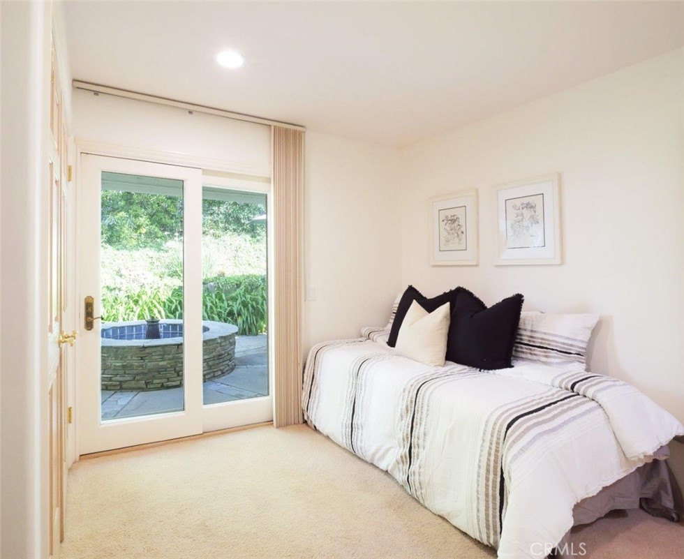 14 Georgeff Property Photo 40