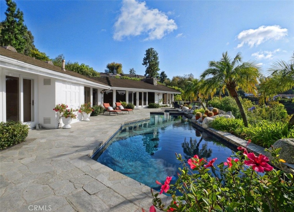 14 Georgeff Property Photo 50