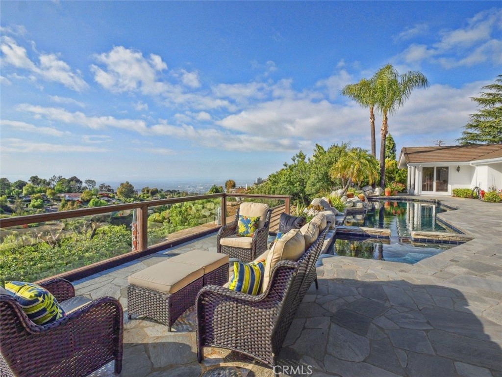 14 Georgeff Property Photo 52