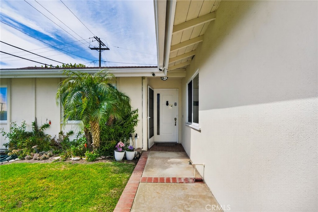 28752 Plainfield Property Photo 6