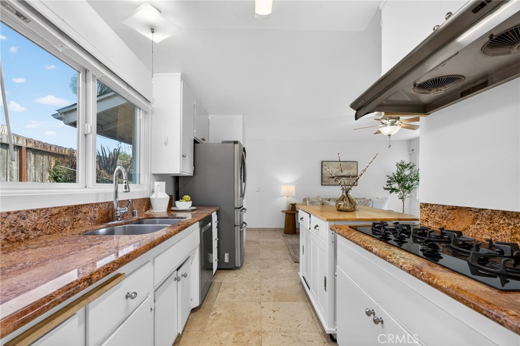 28752 Plainfield Property Photo 11