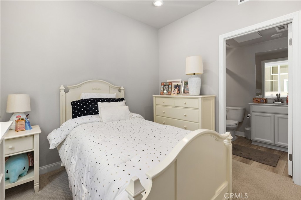 1472 W Sunrise Lane Property Photo 18
