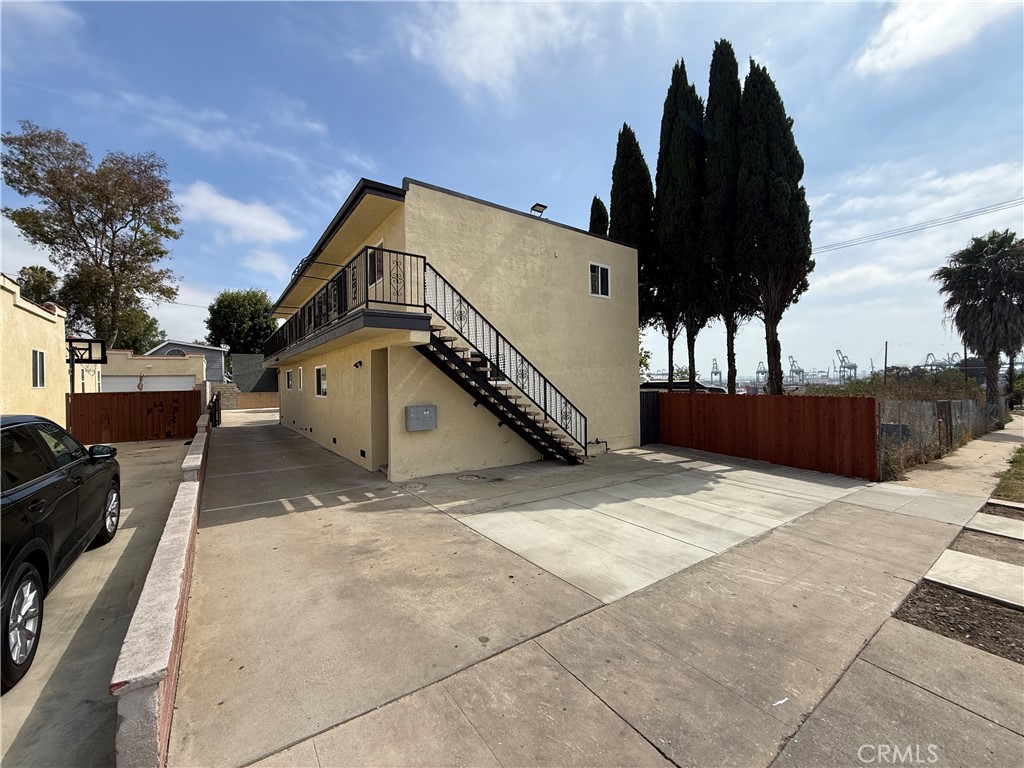 564 W Macarthur 3 Property Photo 14