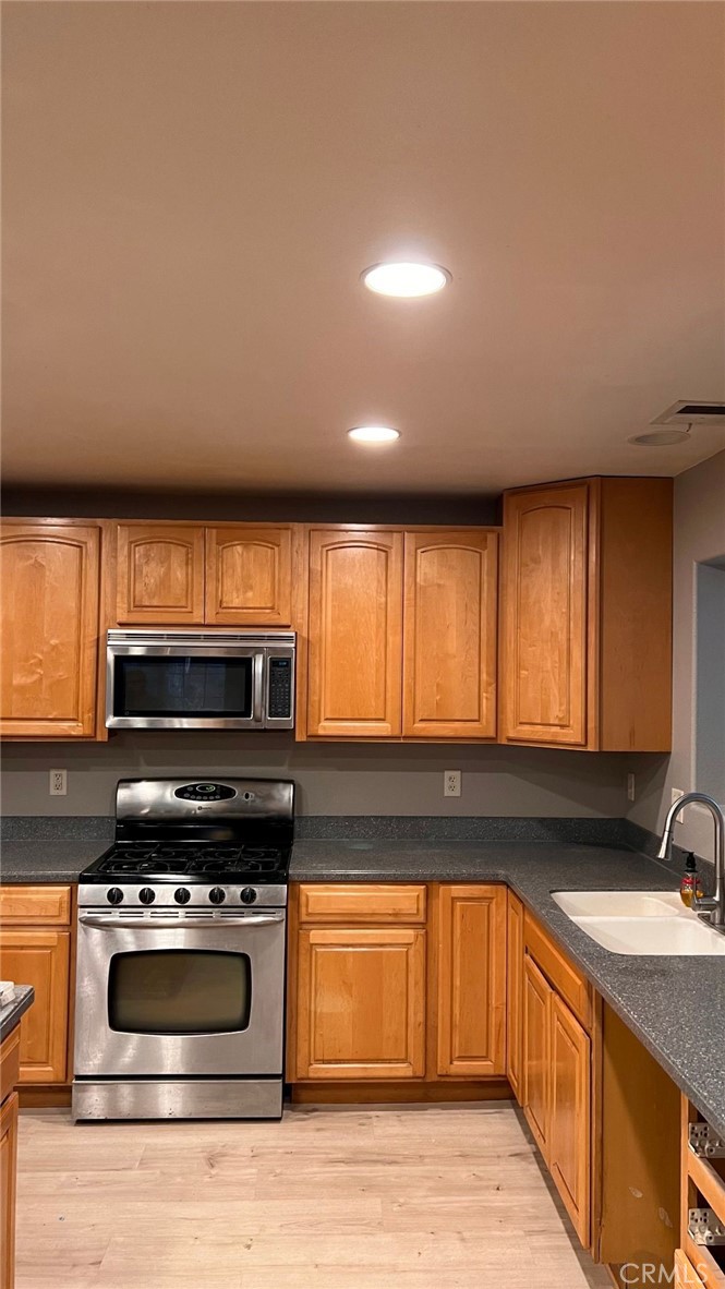 14385 Holmwood Property Photo 7