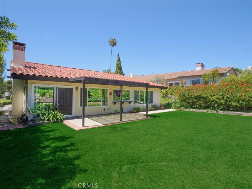 6954 Kings Harbor Property Photo 4
