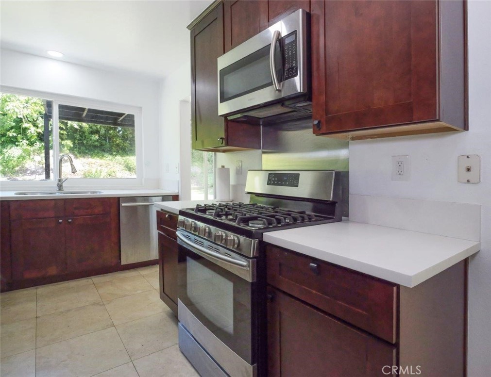 6954 Kings Harbor Property Photo 15