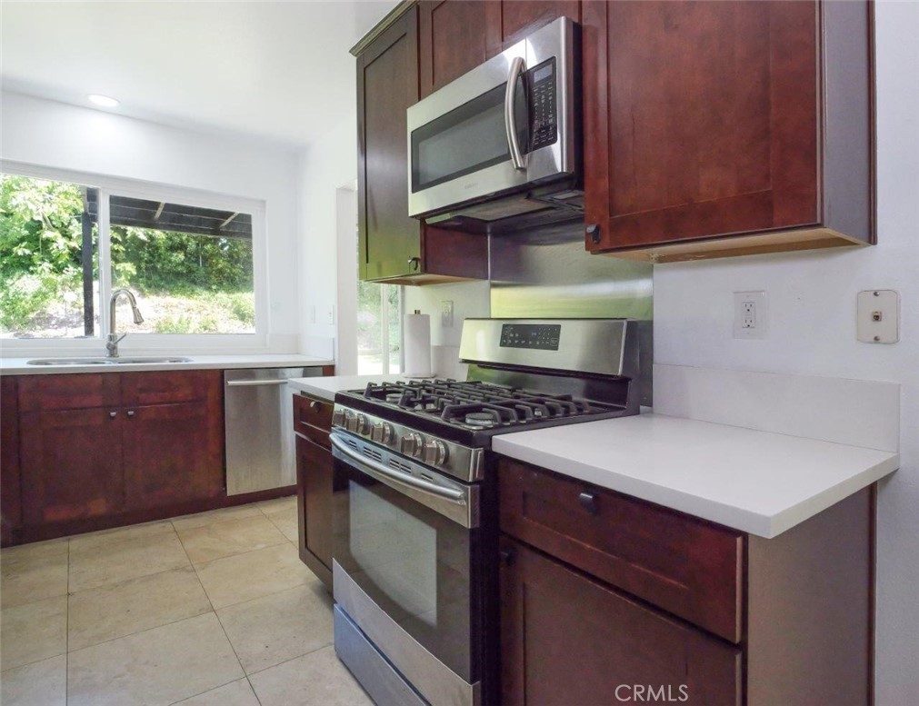 6954 Kings Harbor Property Photo 15