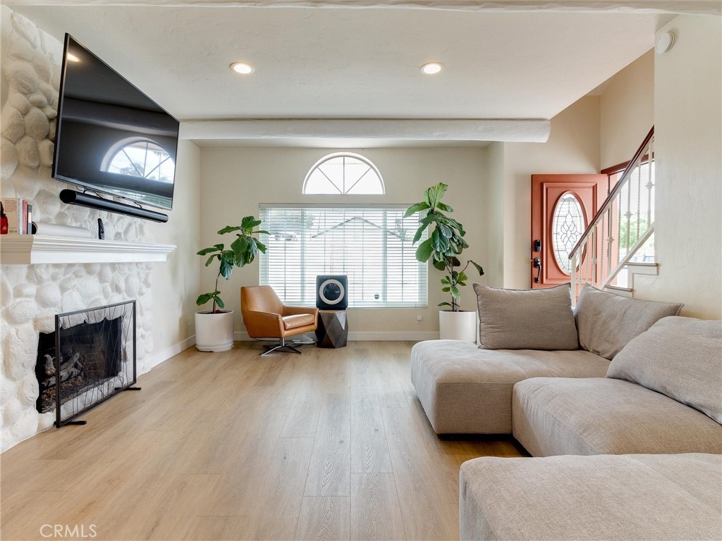 2703 Huntington Lane A Property Photo 6
