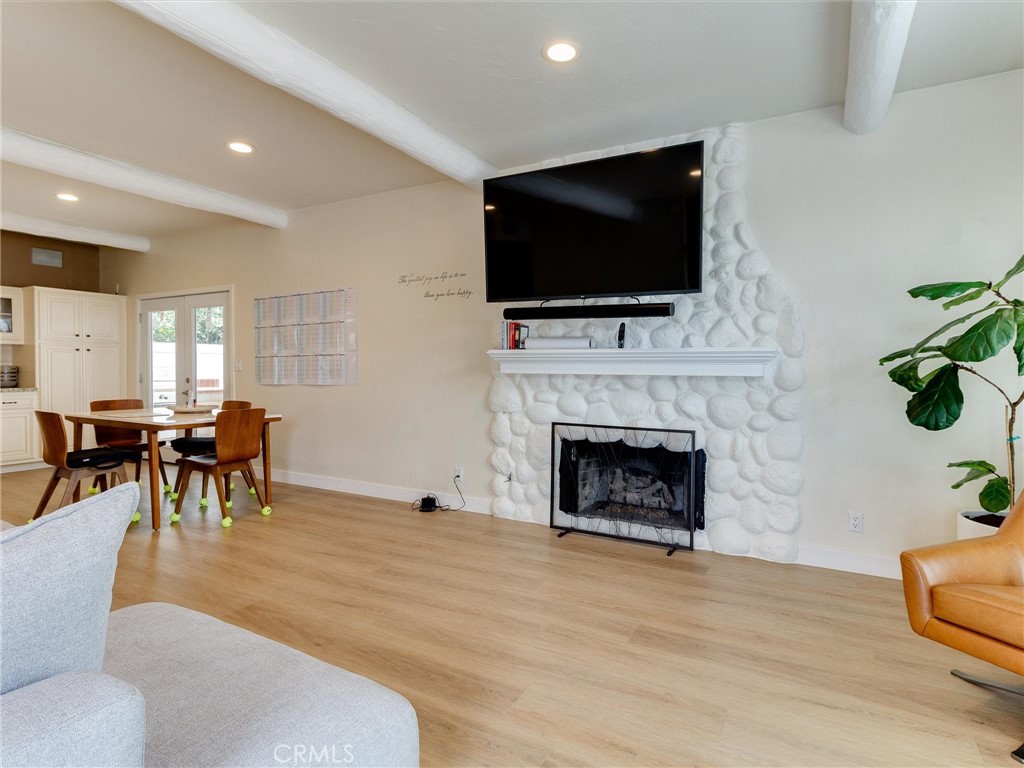 2703 Huntington Lane A Property Photo 4