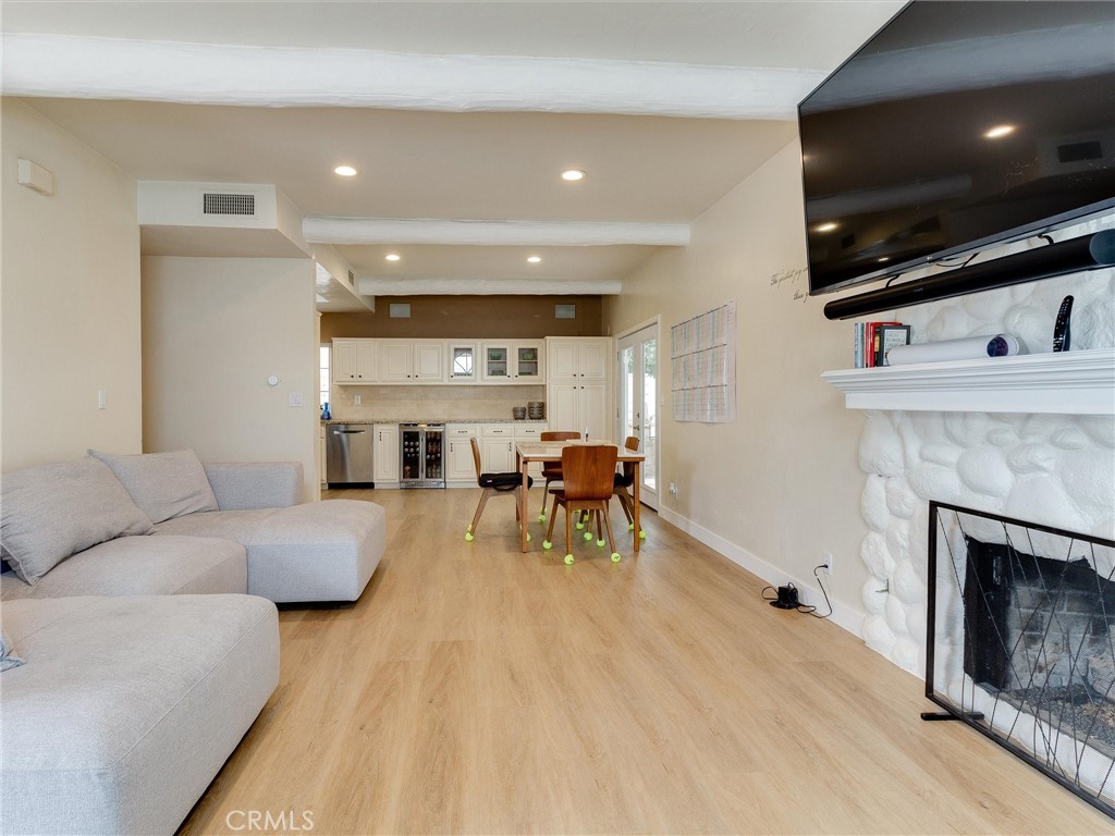 2703 Huntington Lane A Property Photo 5