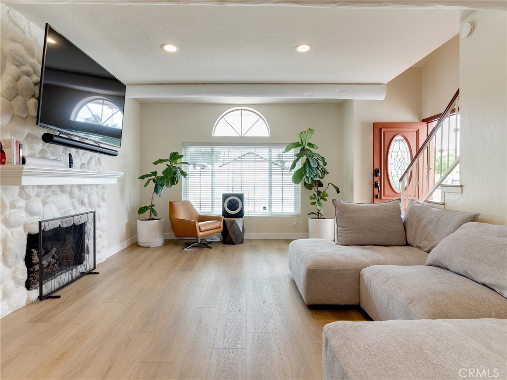 2703 Huntington Lane A Property Photo 6