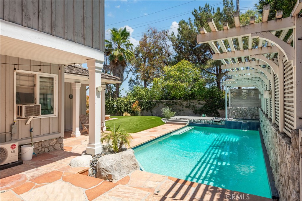 1 Colina Lane Property Photo 10