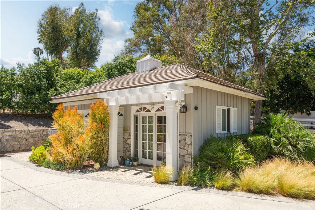 1 Colina Lane Property Photo 28