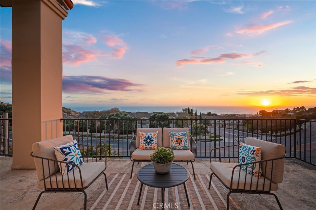7050 Via Del Mar Property Photo 1