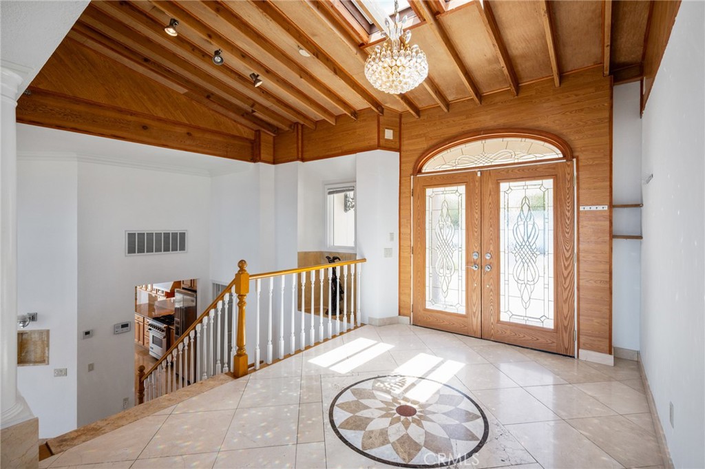 7050 Via Del Mar Property Photo 5
