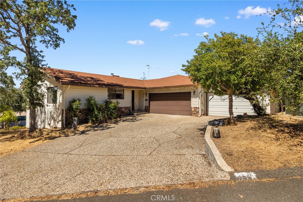 158 Apache Circle Property Photo 2