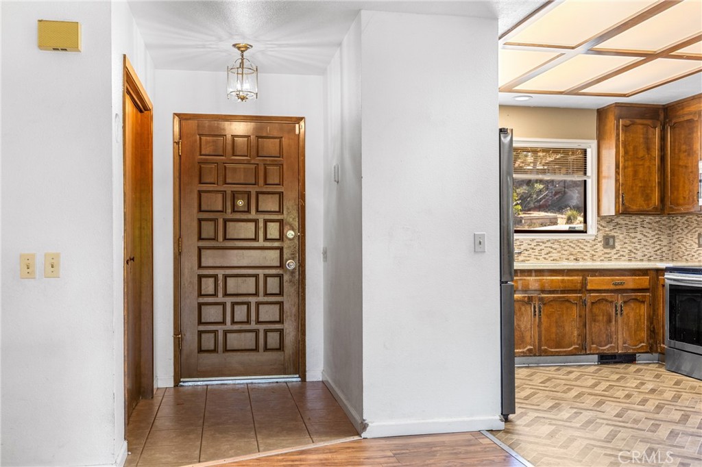 158 Apache Circle Property Photo 6