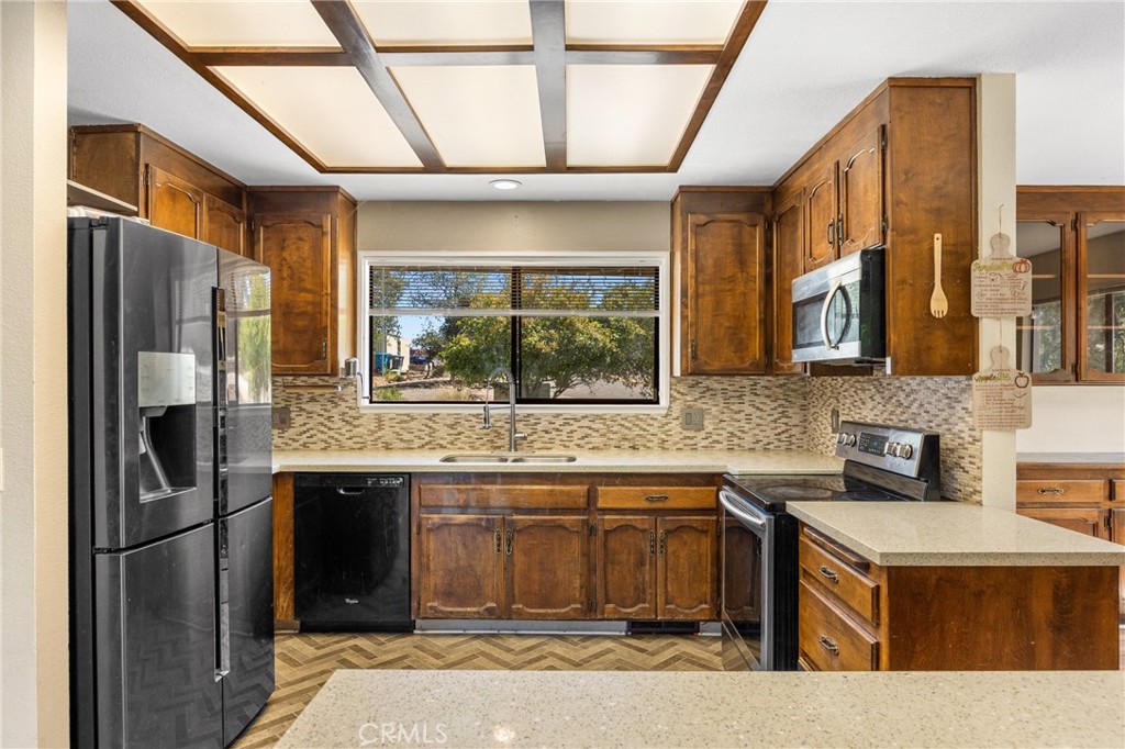 158 Apache Circle Property Photo 12