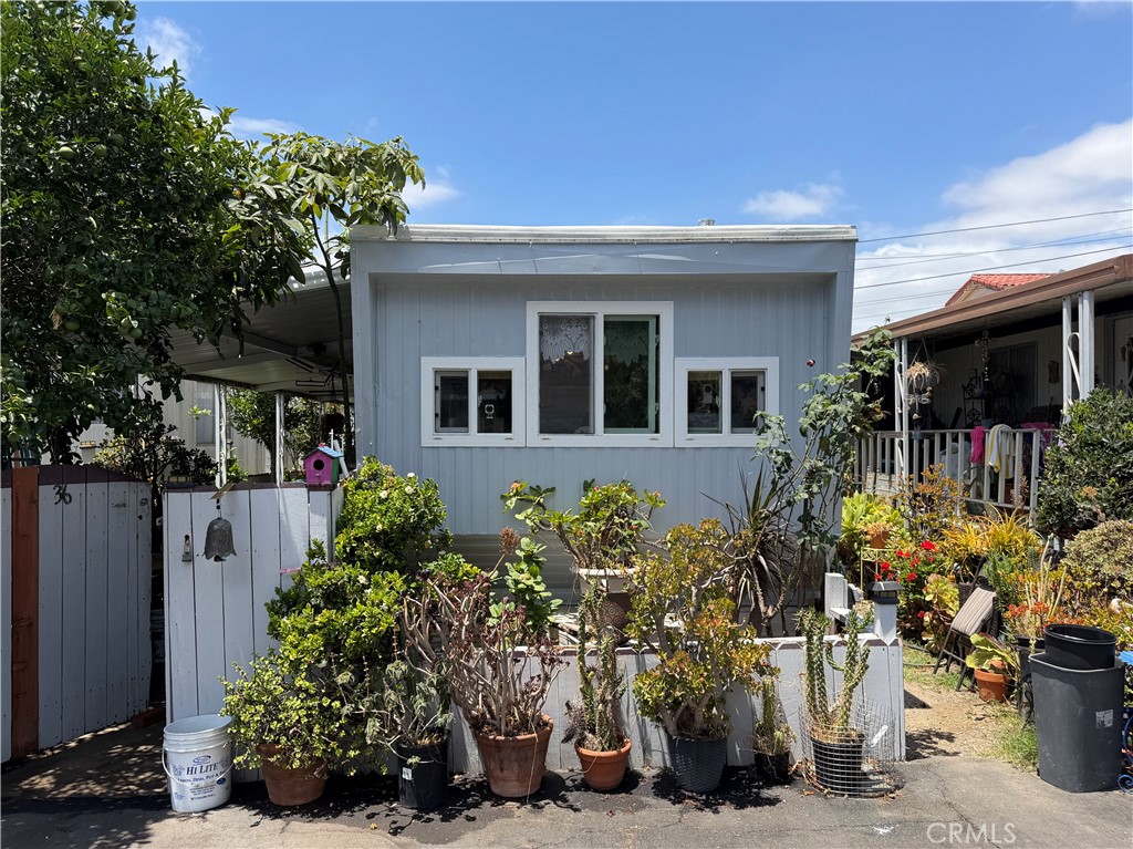520 E Carson Street Property Photo 1