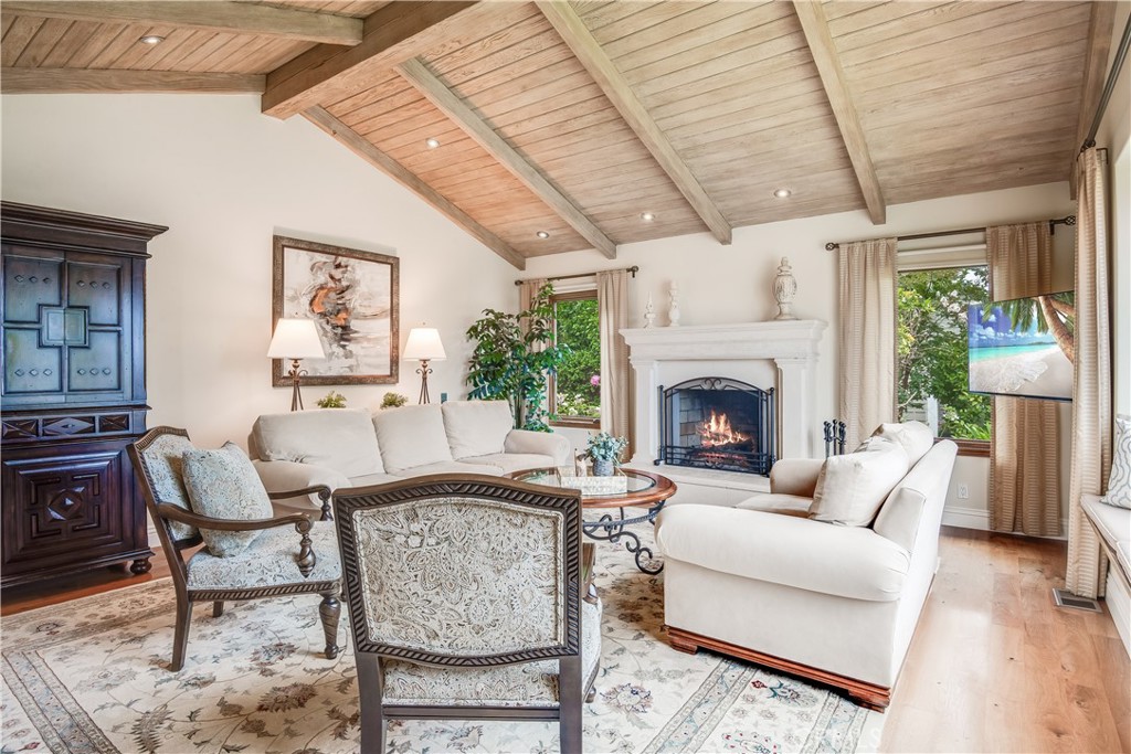 1600 Addison Property Photo 5