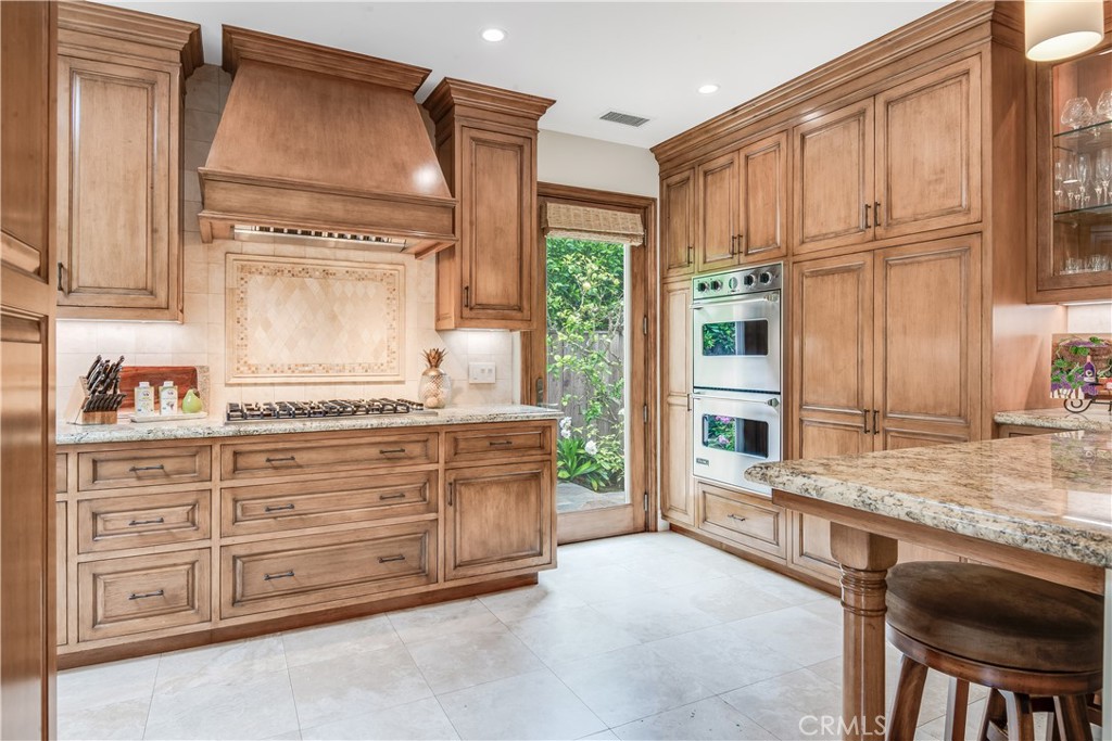 1600 Addison Property Photo 15