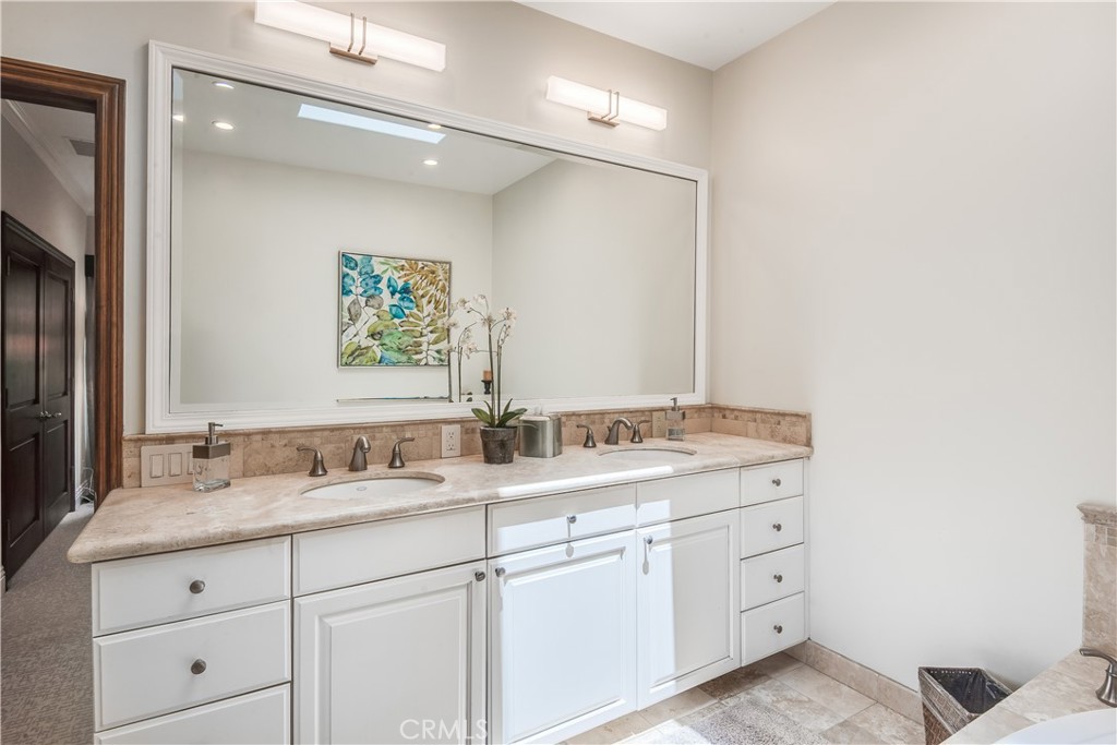 1600 Addison Property Photo 19