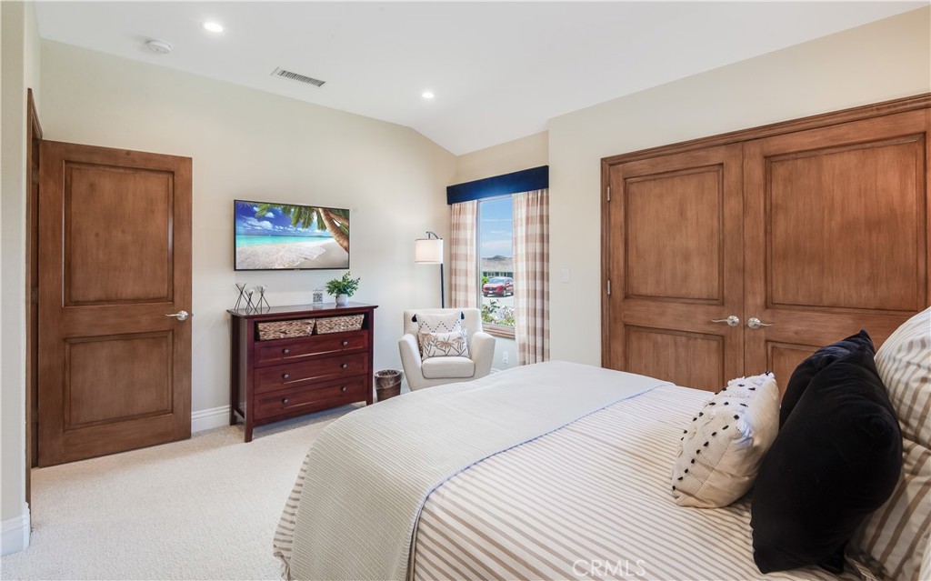 1600 Addison Property Photo 21