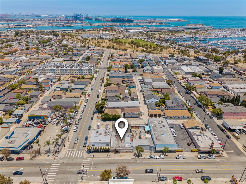 1908 S Pacific Property Photo 2