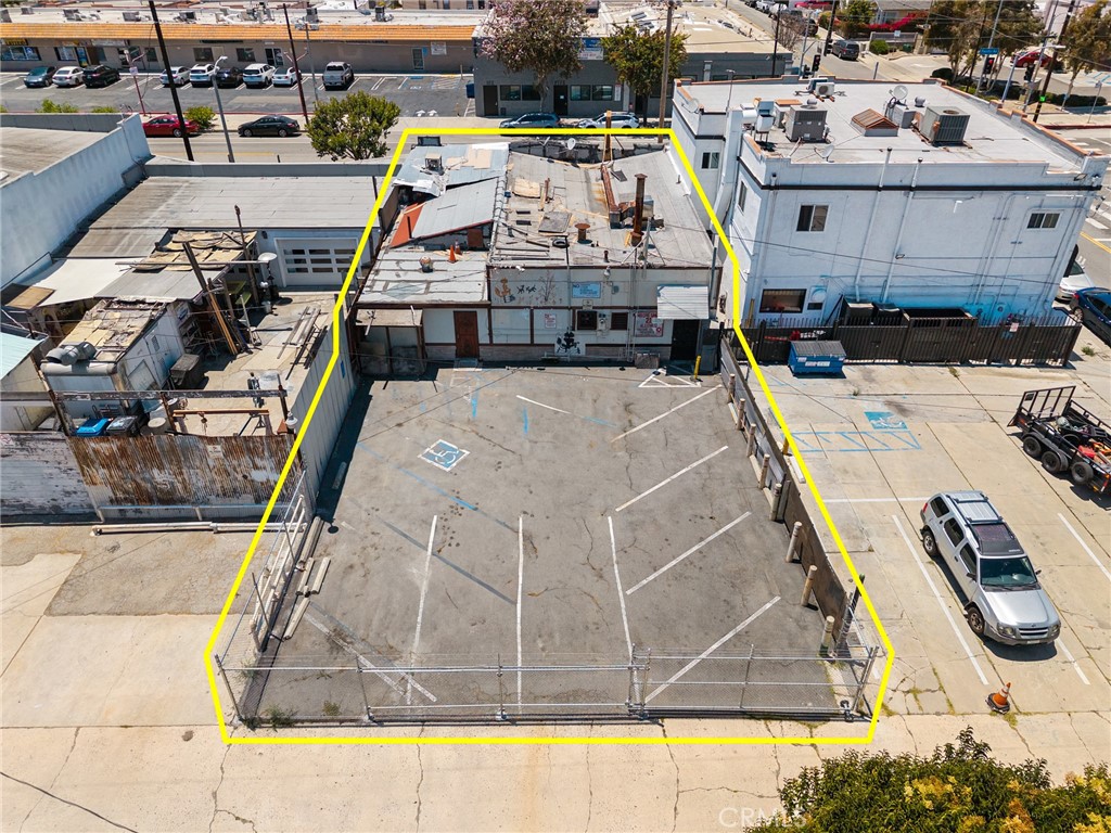 1908 S Pacific Property Photo 3