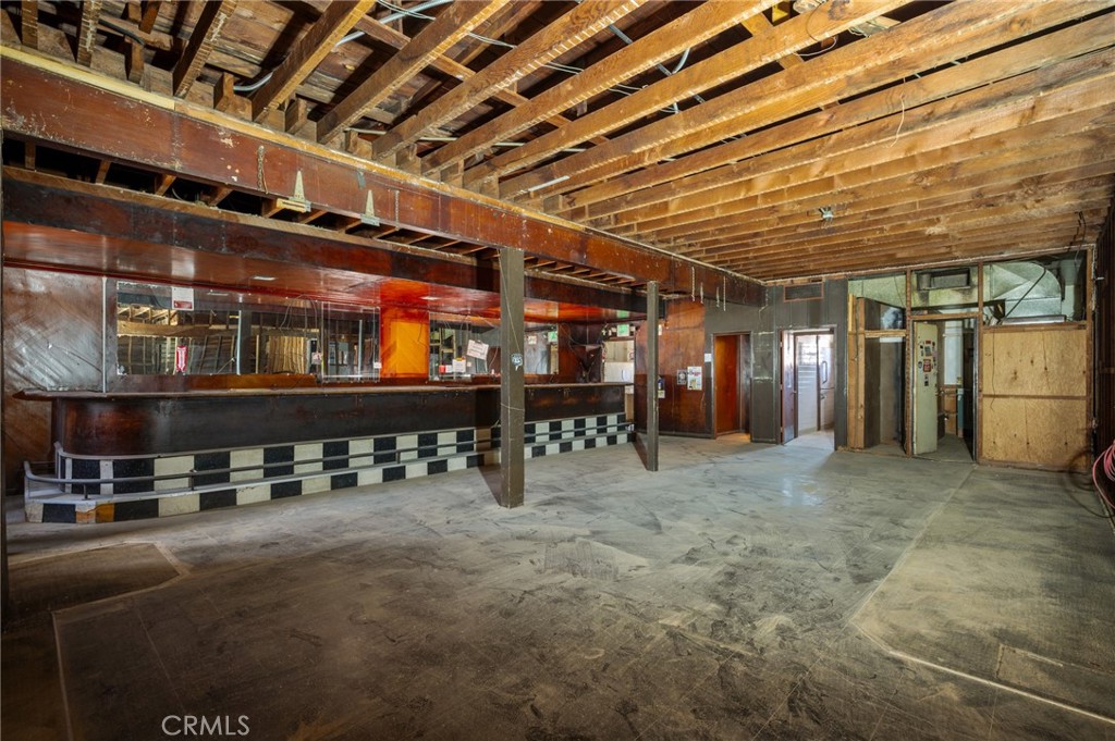 1908 S Pacific Property Photo 5