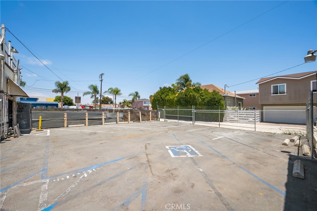 1908 S Pacific Property Photo 24