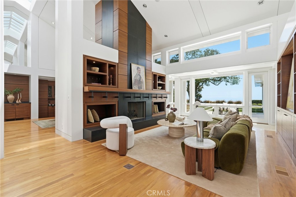 18 E Crest Road Property Photo 6