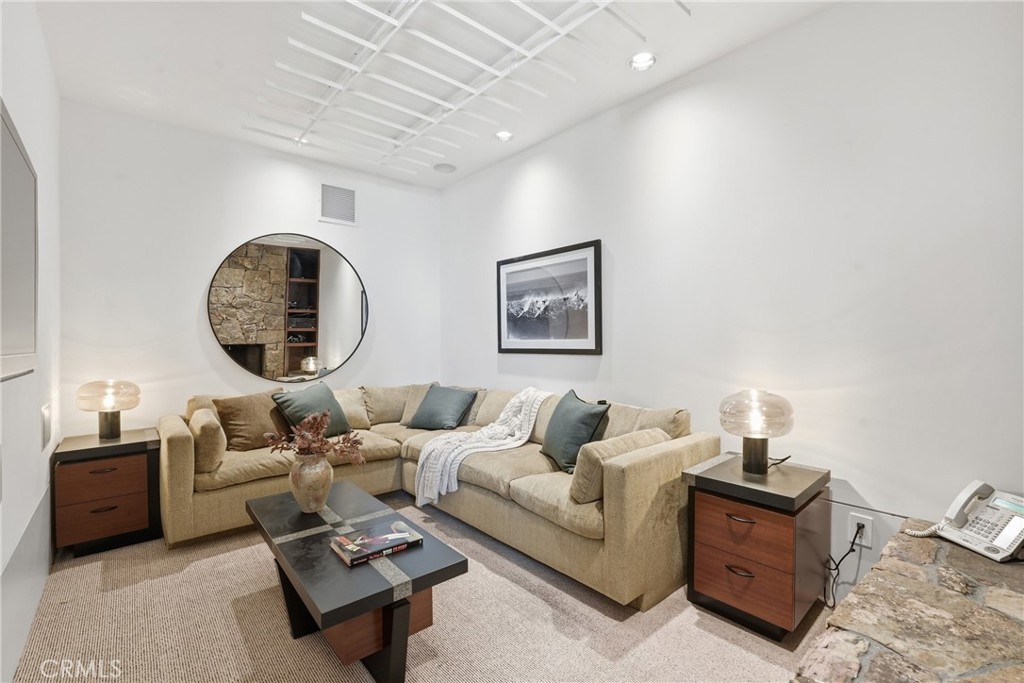 18 E Crest Road Property Photo 31