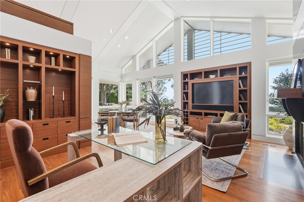 18 E Crest Road Property Photo 35
