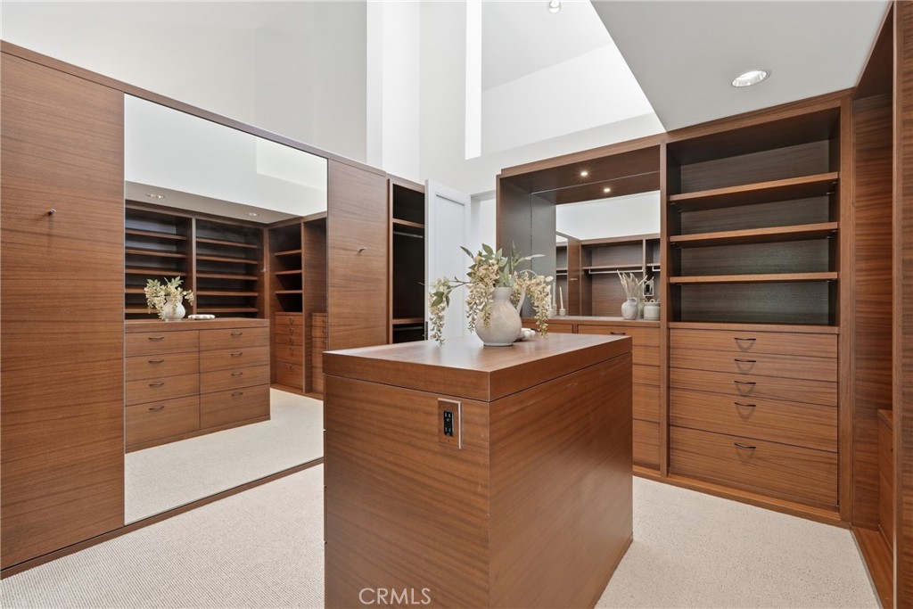 18 E Crest Road Property Photo 49