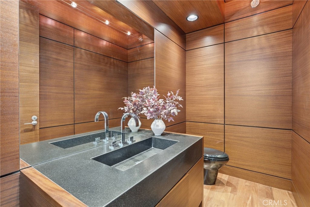 18 E Crest Road Property Photo 55
