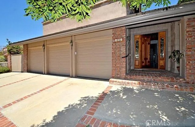 4235 Rousseau Lane Property Photo 4