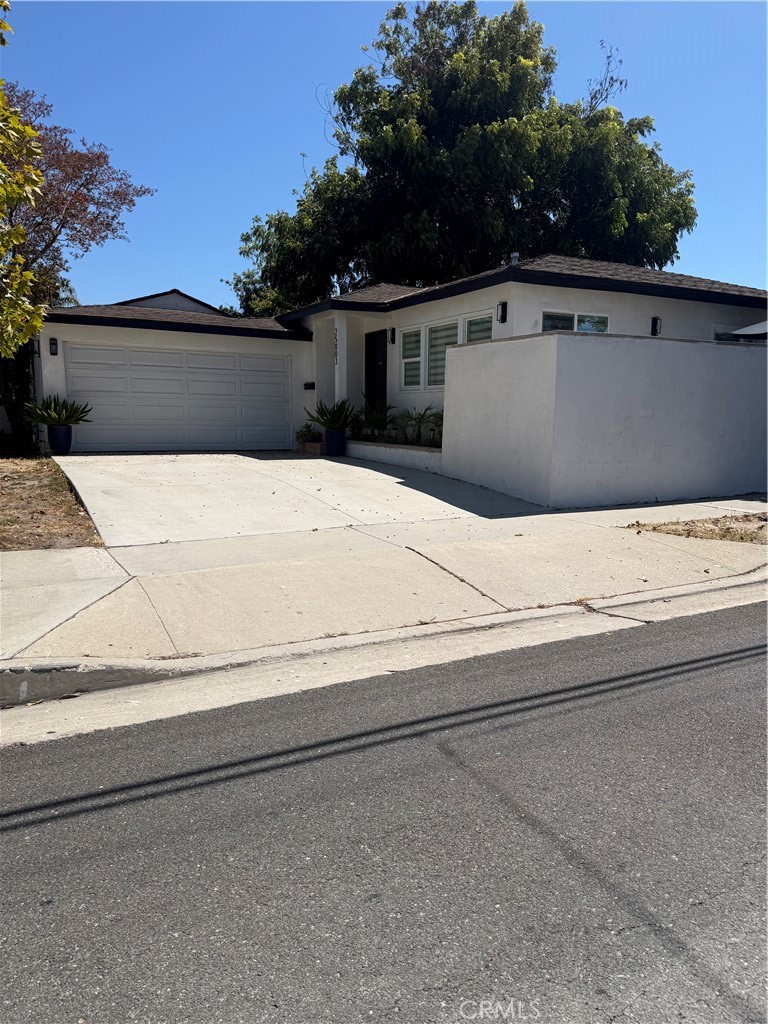 25003 Andreo Property Photo 1
