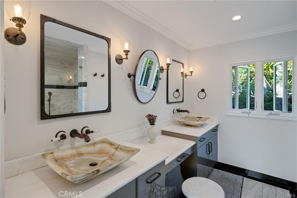 21 Coveview Property Photo 52