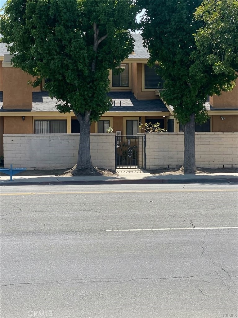 2108 Santa Fe Avenue 15 Property Photo 2