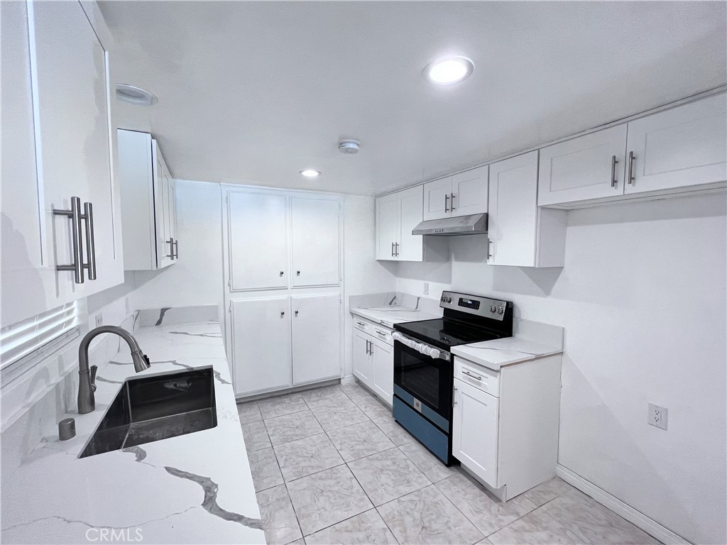 380 Temple Avenue Property Photo 9