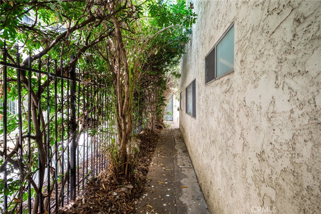 380 Temple Avenue Property Photo 19
