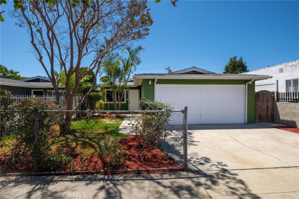 1014 E O Property Photo 1
