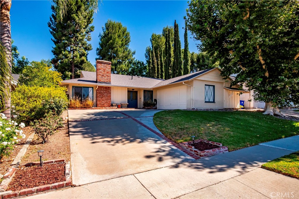 21115 Altena Drive Property Photo 1