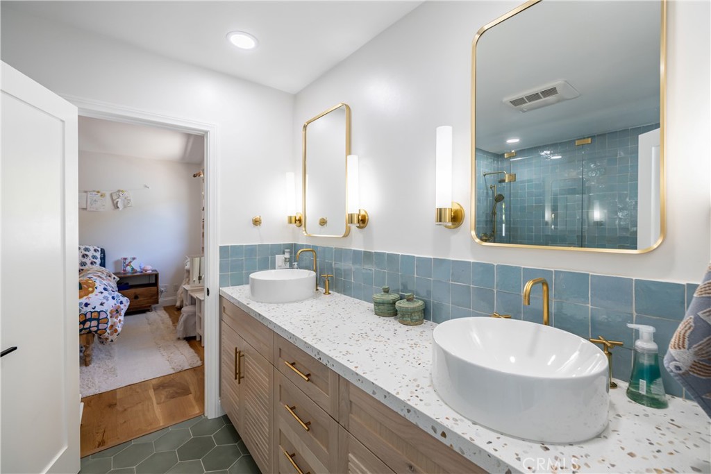 7190 Crest Property Photo 16