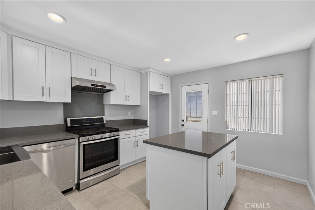 21213 Budlong Property Photo 4