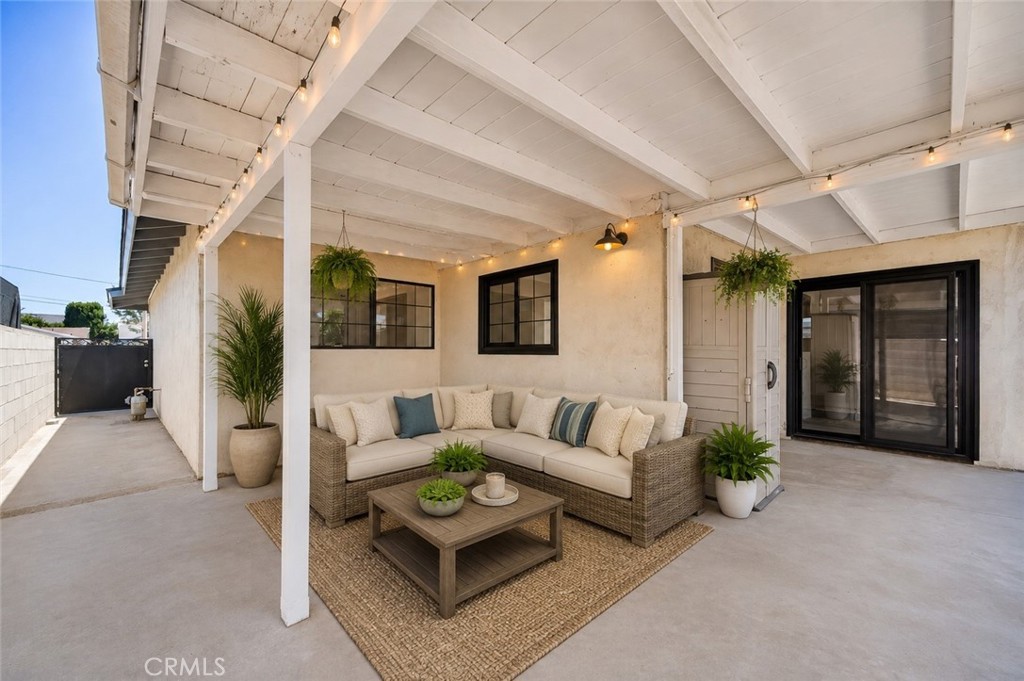 21213 Budlong Property Photo 11